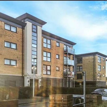 Stylish Station Apartment In Rochester With Free Parking Wainscot Luaran gambar