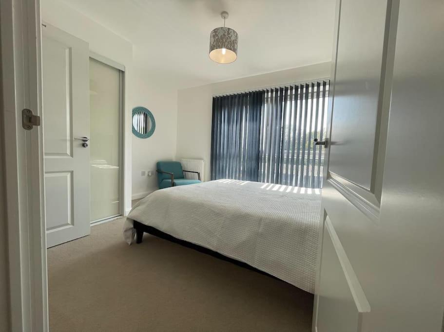 Stylish Station Apartment In Rochester With Free Parking Wainscot Luaran gambar